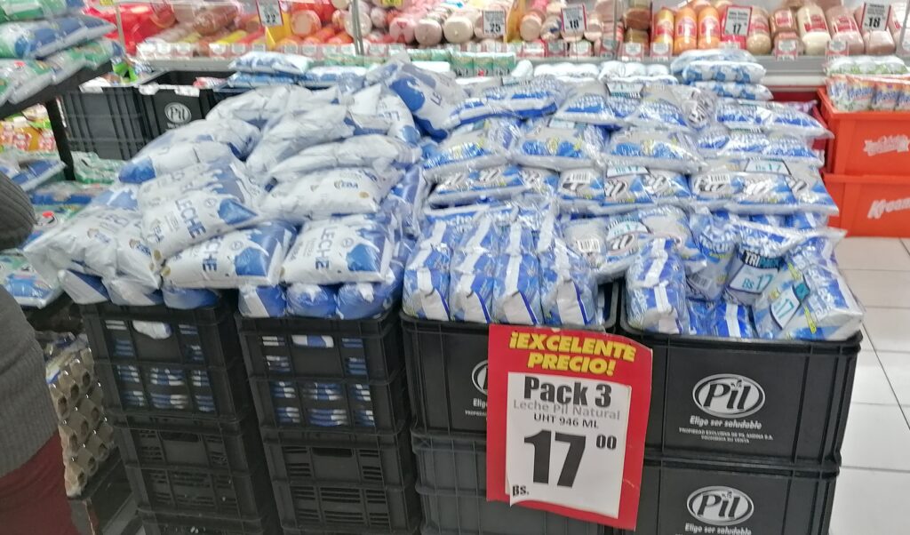 Pil Andinas 0.25 gal bags of milk 3 of them sold in 2.43 Bs 17