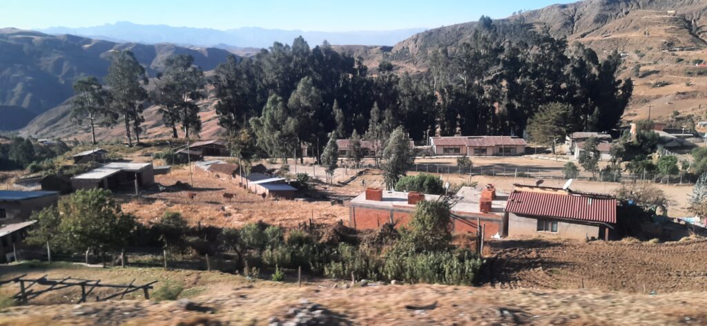 A small town in a valley o the temperated region of Bolivia